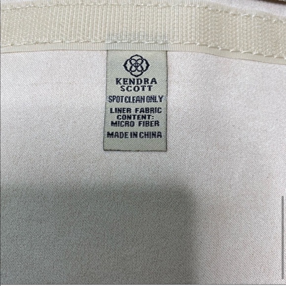 Kendra Scott The Zip Away Small Jewelry Organizer In Red Stingray NWT - Picture 8 of 10